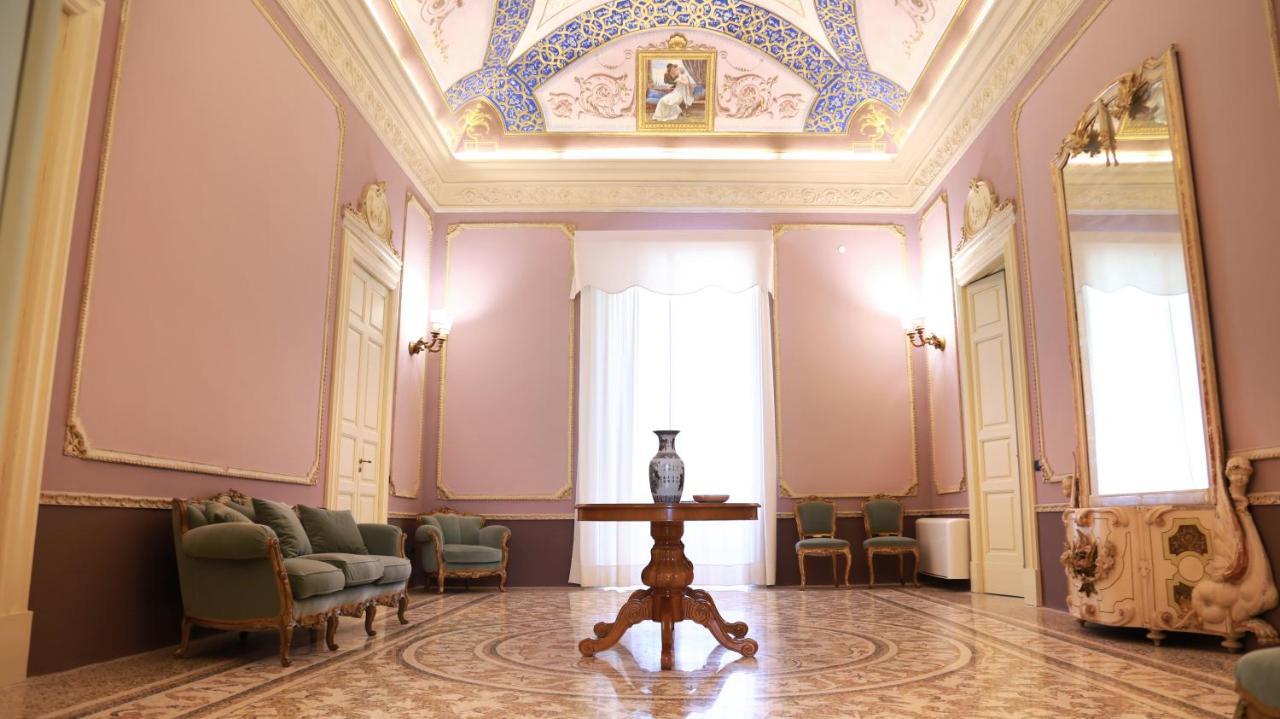 Bed and Breakfast Palazzo Francesco Grassi Aradeo Exterior foto