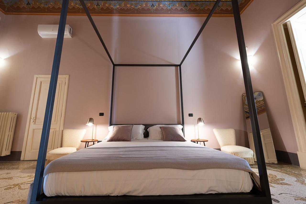 Bed and Breakfast Palazzo Francesco Grassi Aradeo Exterior foto