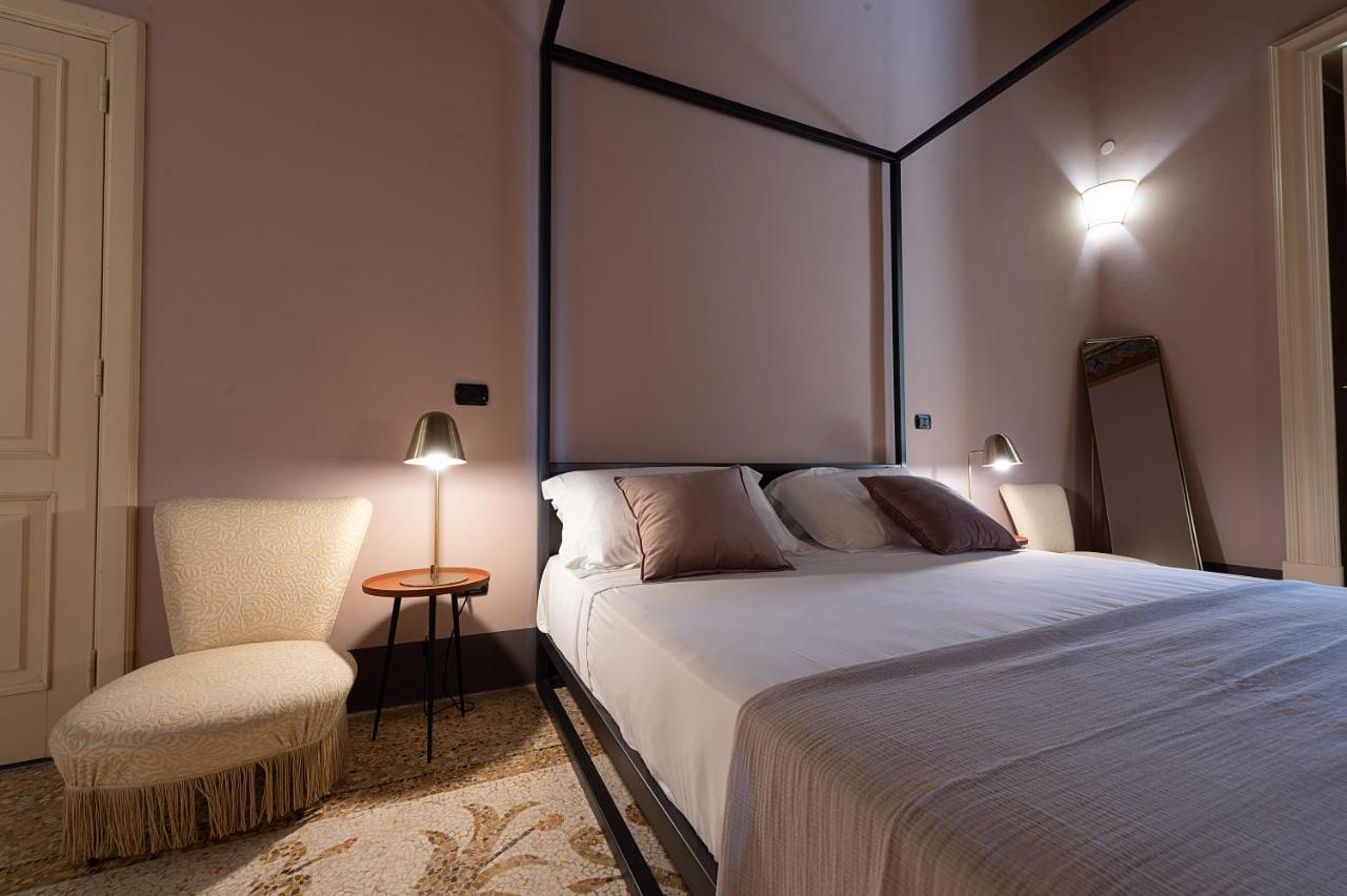 Bed and Breakfast Palazzo Francesco Grassi Aradeo Exterior foto