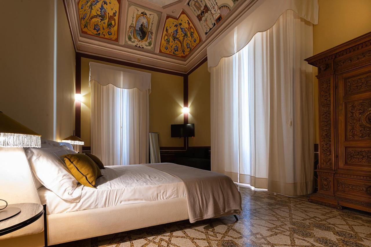 Bed and Breakfast Palazzo Francesco Grassi Aradeo Exterior foto